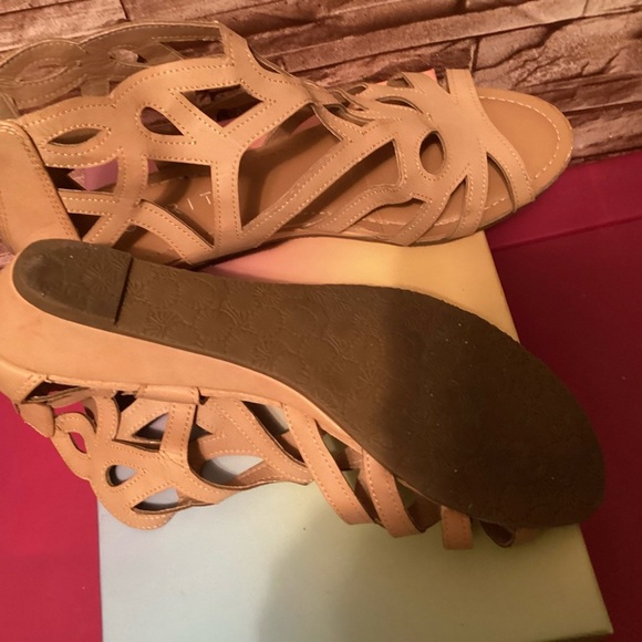 Esprit Women's Tan Sandals 8.5M - Picture 4 of 7